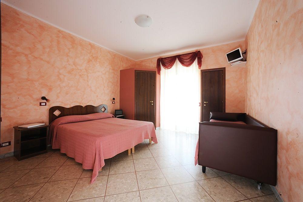 Hotel Casa Yvorio 테라치나 외부 사진